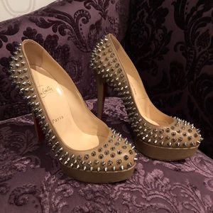 Christian Louboutin Bianca spike pump